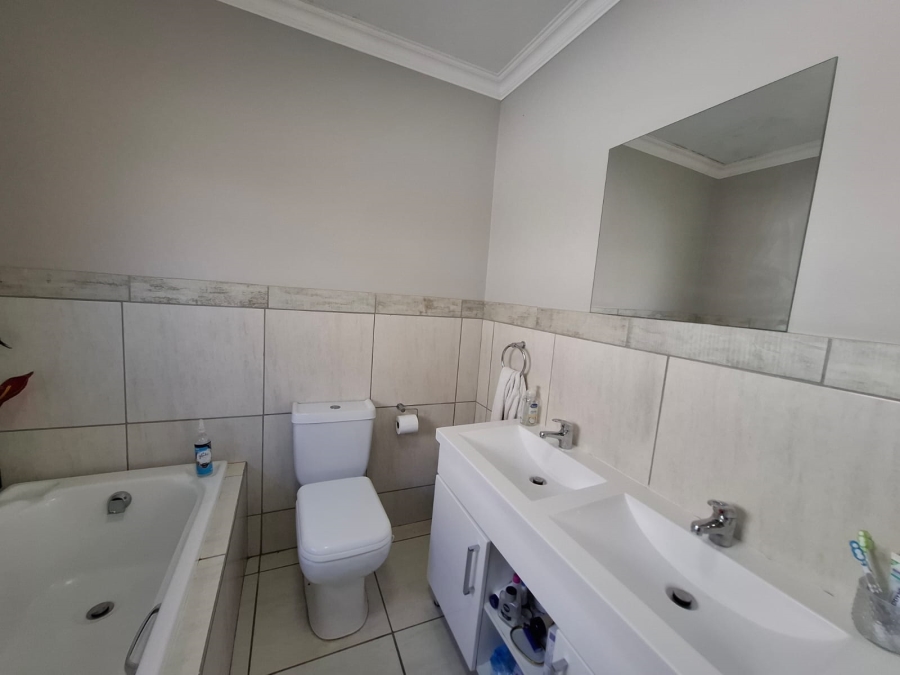 2 Bedroom Property for Sale in Heuwelsig Free State